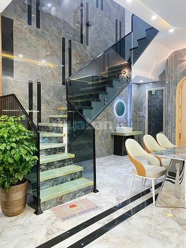 nhà mặt tiền  đường phù đổng hướng đông