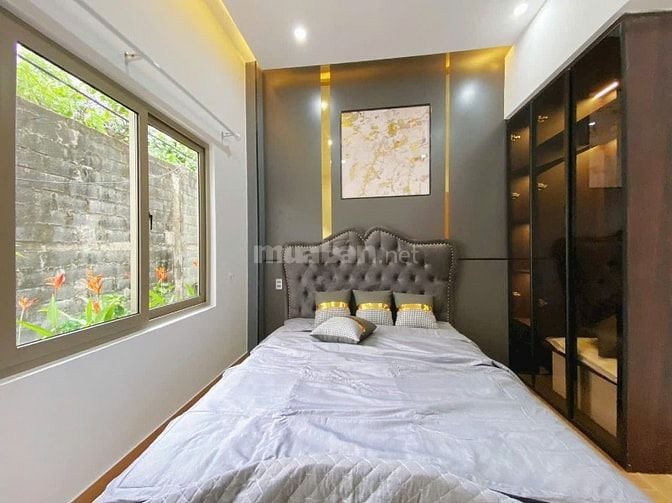 nhà mặt tiền  đường phù đổng hướng đông