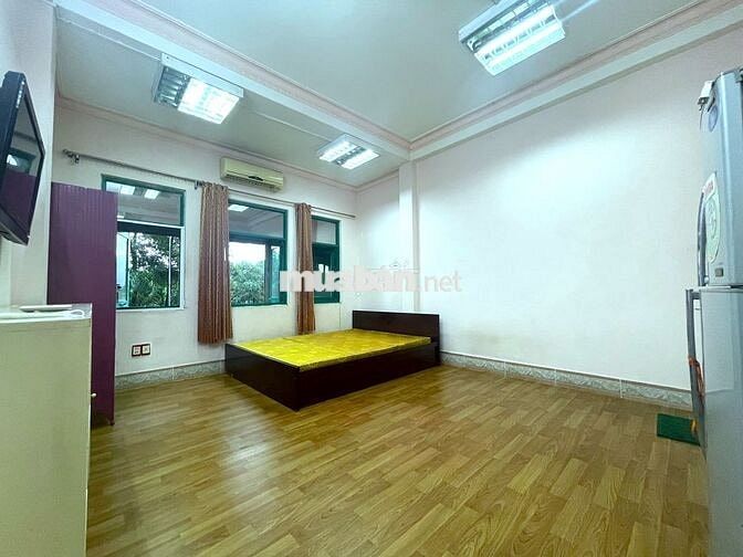 chính chủ còn phòng mặt tiền lầu 1 gần cầu thị nghè, đài truyền hình