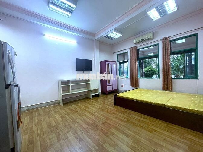 chính chủ còn phòng mặt tiền lầu 1 gần cầu thị nghè, đài truyền hình