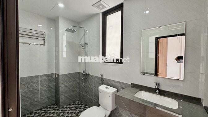 Nhà Đức Giang 32m2-5 tầng-3 p.ngủ-5.75 tỷ,ô tô, gần Bình Minh Garden