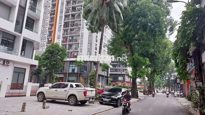 Nhà Đức Giang 32m2-5 tầng-3 p.ngủ-5.75 tỷ,ô tô, gần Bình Minh Garden