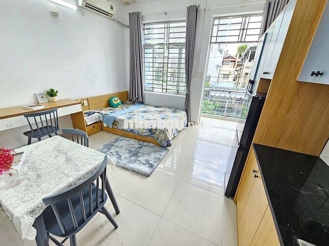 Phòng Ban công - Cửa sổ 45m2 Full NT Xịn Bùi Đình Túy gần ĐH Văn Lang
