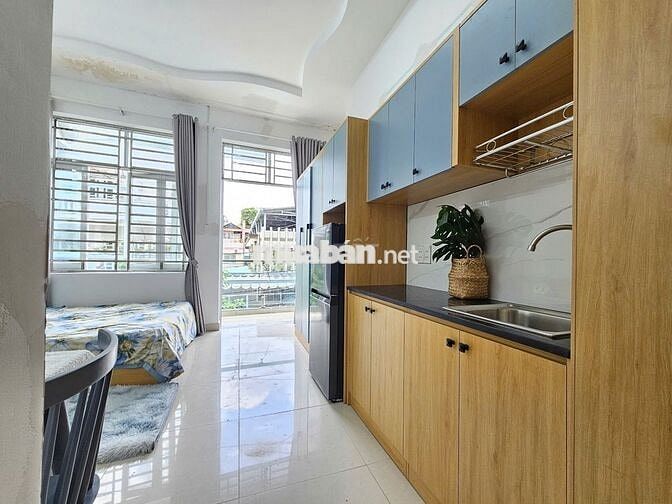 Phòng Ban công - Cửa sổ 45m2 Full NT Xịn Bùi Đình Túy gần ĐH Văn Lang
