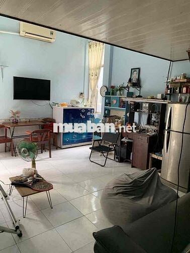 Căn hộ chung cư tập thể, 2PN, lầu 1, trung tâm Q10, 1,79 tỉ, shr