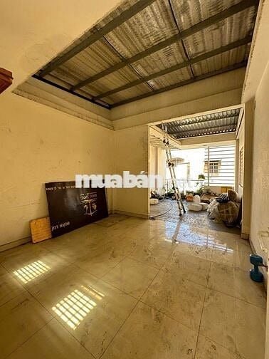 4 x 20 nhà 3 lầu phòng siêu rộng thoáng khách thuê đều mua đc nhà