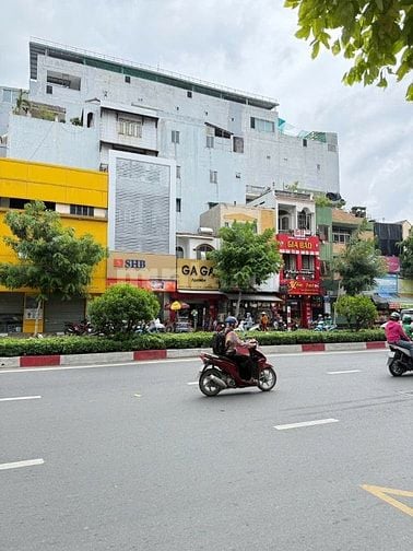 Bán nhà mặt tiền 400 đường Cộng Hòa, P.13, Q.Tân Bình, gần nhà ga T3
