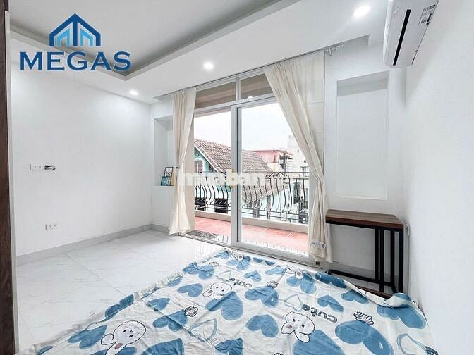 CHO THUÊ 2 NGỦ BAN CÔNG NGAY ĐƯỜNG PHẠM VĂN ĐỒNG, THÀNH PHỐ GIAO LƯU