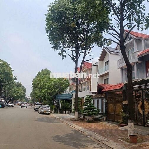 Biệt Thự Phạm Huy Thông 7x15 ( 3 lầu đường 10m )