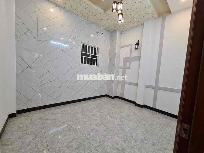 Cho Thuê Nhà Sạch Sẻ DT 240m2 1Trệt 3Lầu 6Pn 4Wc Hẻm Xe Tải Sân Ôtô