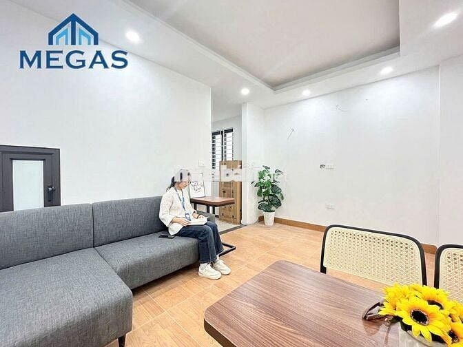 CHO THUÊ 2 NGỦ BAN CÔNG NGAY ĐƯỜNG PHẠM VĂN ĐỒNG, THÀNH PHỐ GIAO LƯU