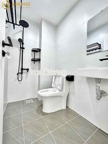 Cho thuê Studio ban công, 35m2 gần UTH, UEF, HIU, FTU