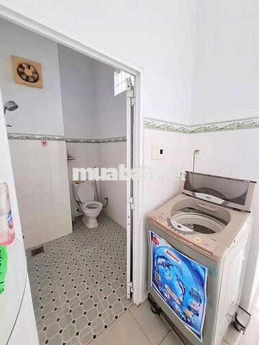 cho thuê nguyên căn 1trệt 1lầu 1lửng full nội thất  - gần chợ mới Bửu