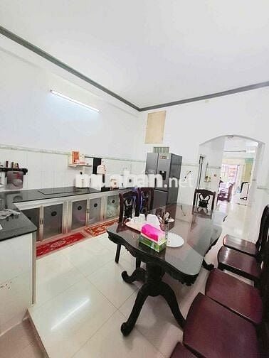 cho thuê nguyên căn 1trệt 1lầu 1lửng full nội thất  - gần chợ mới Bửu