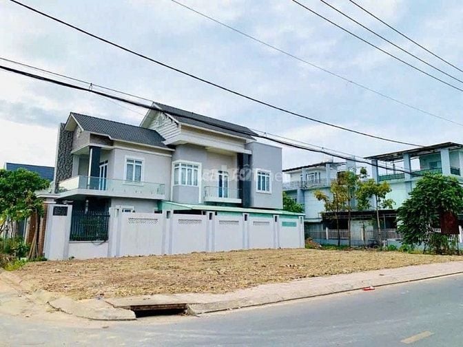 Bán đất 2 mặt tiền lô gốc Nhữ Tiến Hiến, Củ Chi, giá 2Tỷ, 216m2 