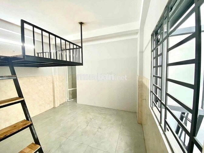 PHÒNG TRỌ GÁC NHỎ GIÁ RẺ CỬA SỔ TRỜI SẴN MÁY LẠNH NGAY AEON TÂN PHÚ