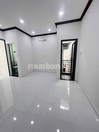 Nhà mới đẹp gần chợ phạm thế hiển.