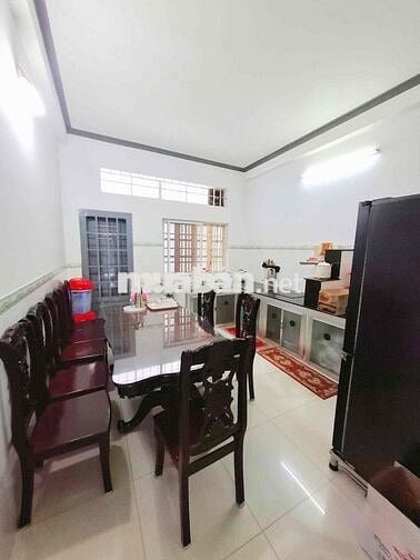 cho thuê nguyên căn 1trệt 1lầu 1lửng full nội thất  - gần chợ mới Bửu