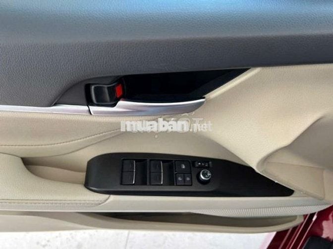 Toyota Camry 2021 2.0G – 45000km