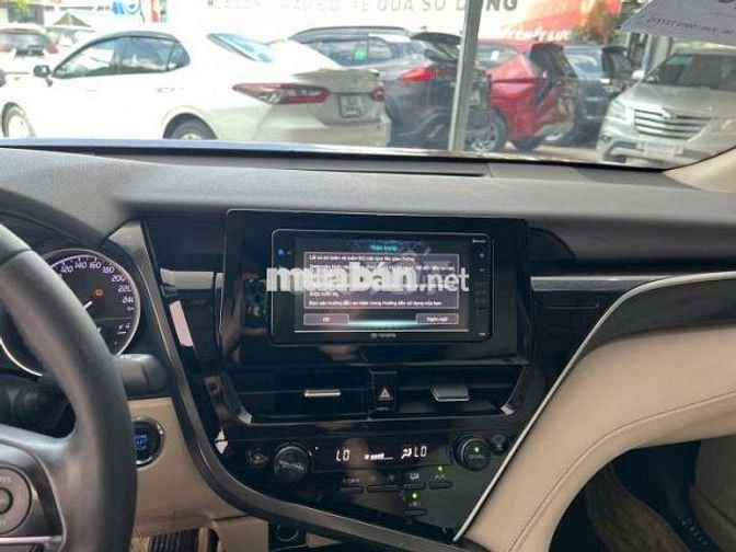 Toyota Camry 2021 2.0G – 45000km