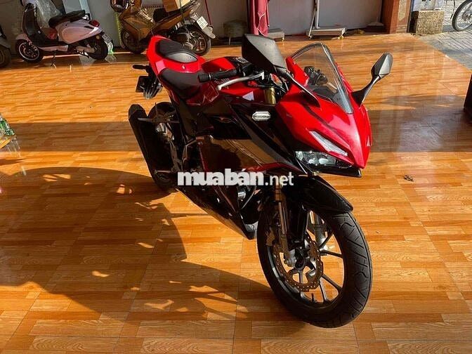 siêu lướt : Honda Cbr150r 2022 : odo : 2.400km