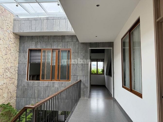 Villa phố siêu đẹp -9 x30 CN266 m2- ngay sông Sài Gòn- Giá 18,5 tỷ