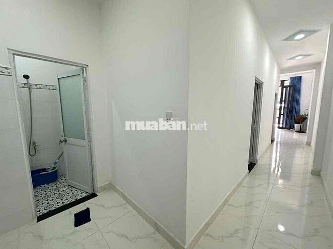 Chủ đang họp cần bán gấp căn mặt tiền đường nhựa kinh doanh buôn bán