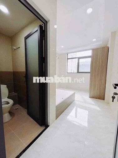 STUDIO TONE TRẮNG SIÊU XINH - CỬA SỔ THOÁNG MÁT