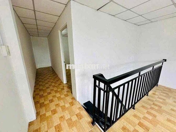 Chủ đang họp cần bán gấp căn mặt tiền đường nhựa kinh doanh buôn bán