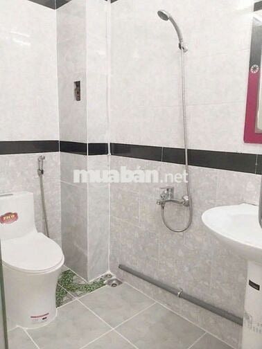 Phòng rộng thoáng, sạch đẹp vào ở liền