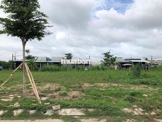 chính chủ bán đất dt 106,5m2 giá 545tr full thổ Gò Công