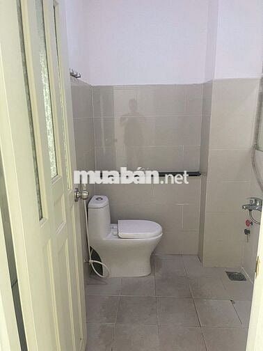Dãy phòng cho thuê gần hết, còn 1 căn DT 30m2 giảm giá còn 5tr/tháng