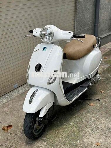 Piaggio Vespa IX – Biển số thành phố