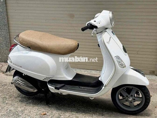 Piaggio Vespa IX – Biển số thành phố