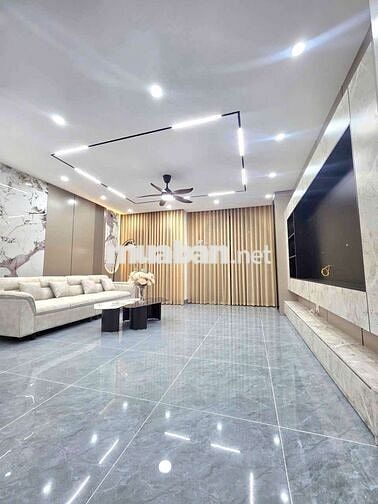 NHÀ GẦN CỔ LINH 6 TẦNG THANG MÁY 45M² ÔTÔ VÀO NHÀ 10M RA ÔTÔ TRÁNH