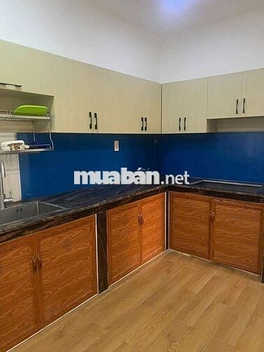 Bán gấp nhà Thoại Ngọc Hầu trệt lầu 4p ngủ 3W
