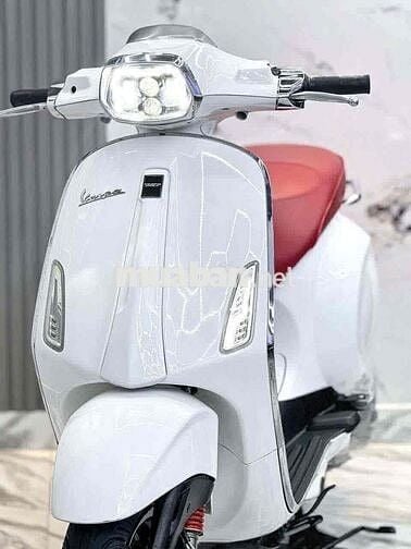 vespa 125 2019 kiễng đẹp máy zin nợ xấu trả 50% ạ