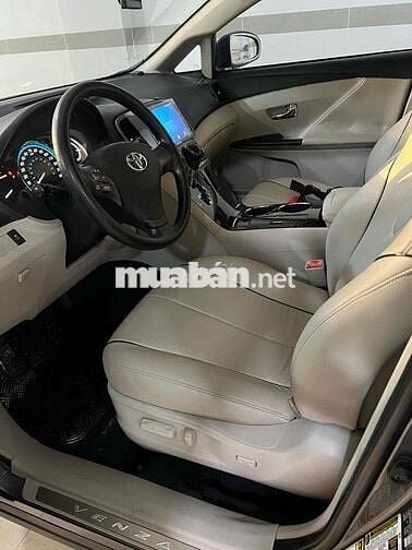 Toyota Venza model 2010 2.7 xe cọp đi 76.000 km