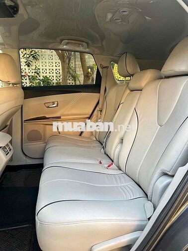 Toyota Venza model 2010 2.7 xe cọp đi 76.000 km