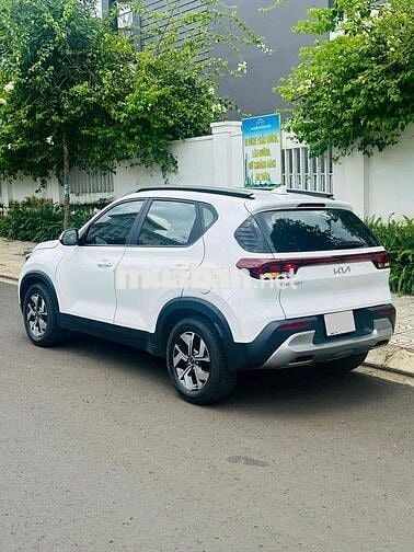 Kia Sonet 2023 Deluxe 1.5 AT - 15000 km