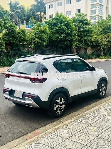 Kia Sonet 2023 Deluxe 1.5 AT - 15000 km