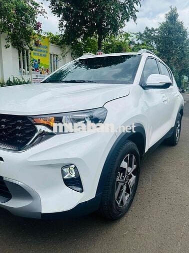 Kia Sonet 2023 Deluxe 1.5 AT - 15000 km