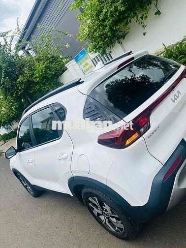 Kia Sonet 2023 Deluxe 1.5 AT - 15000 km