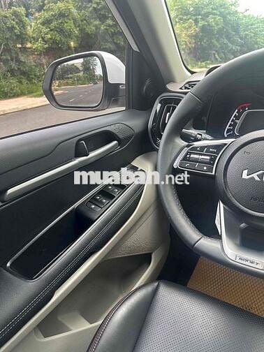 Kia Sonet 2023 Deluxe 1.5 AT - 15000 km