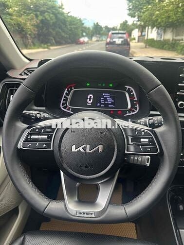 Kia Sonet 2023 Deluxe 1.5 AT - 15000 km