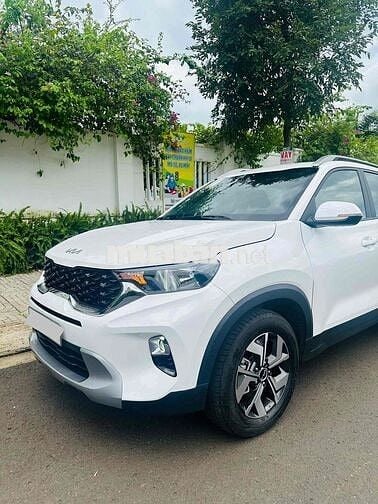 Kia Sonet 2023 Deluxe 1.5 AT - 15000 km