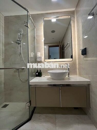 TÔI CẦN CHO THUÊ 2PN VINHOMES CENTRAL PARK NT CAO CẤP - LANDMARK 81