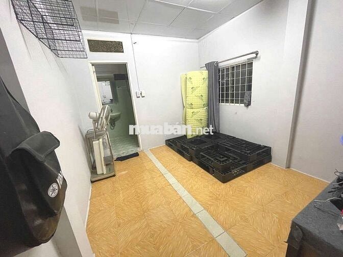 Cho thuê phòng 12 m² Trần Hưng Đạo, Quận 1 bao điện nước