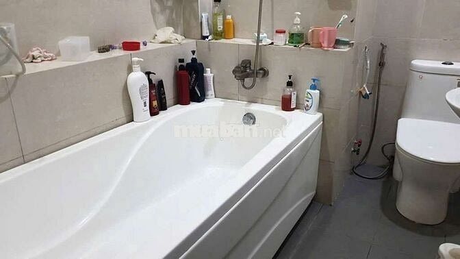 NHÀ BÁN  - 3 TẦNG -  GIÁ 4.5TỶ TL  - DT. 4 X 14 - 4PN - 4WC