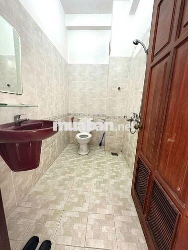 Cho thuê phòng lớn 25m2, cửa sổ cực mát, máy lạnh, nước nóng lạnh